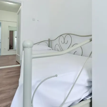 Paula Apartman